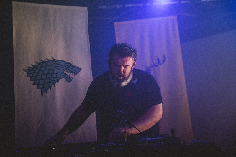 Illustration for article titled Hodor is A DJ, And His First Game Of Thrones Rave Looked Awesome
